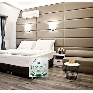 Center Hotel